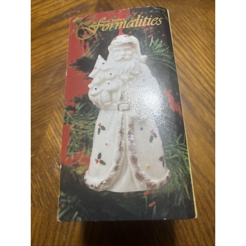 formalities santa ivory‎ and gold colored musical